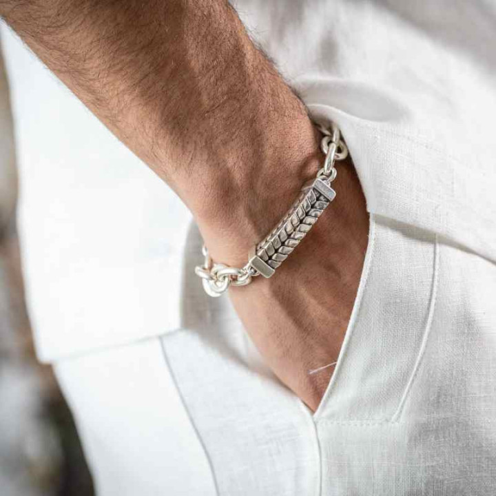 Pulsera llamativa con cadena atrevida